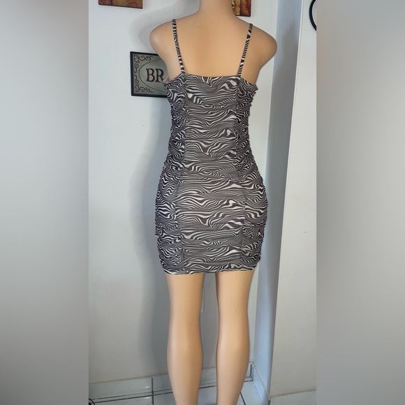 DIVIDED H&M DRESS PRINTED SIZE M EXCELLENT CONDITIONS - Picture 8 of 9